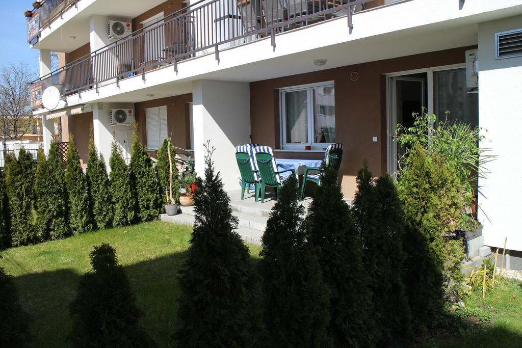 Bamboo Wellness Apartment Siófok Pokoj fotografie